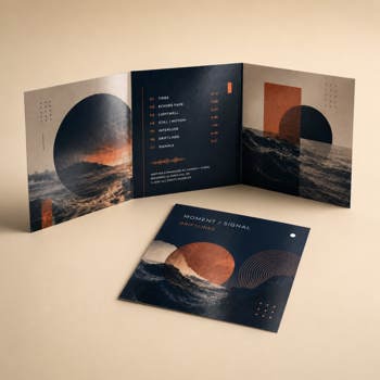 Standing (open) and closed CD inserts ()